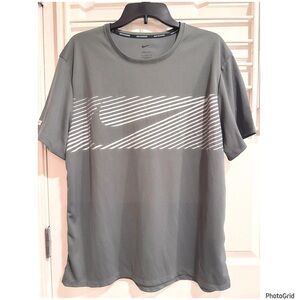 Nike Running Flash Dri-FIT Miler reflective t-shirt in dark grey Large Men's